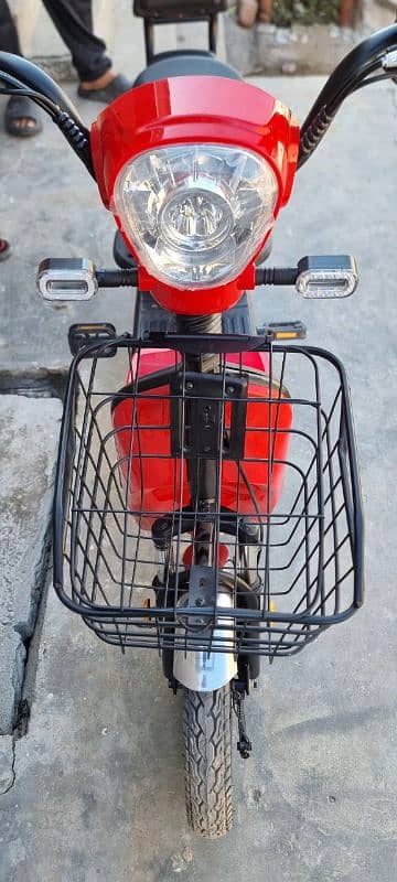 Electric bike 10/10 condition Battery life 100% ok 3