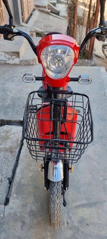 Electric bike 10/10 condition Battery life 100% ok 9