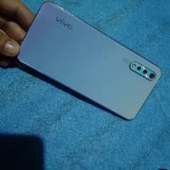 vivo s1 8/256 all ok Koy mas la nahe ha box chargar Koy nahe ha