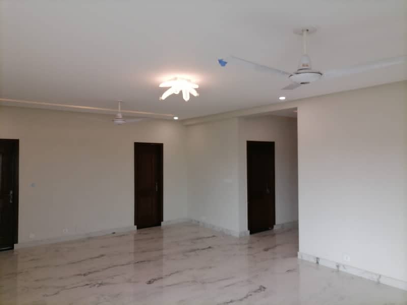 Sale A Flat In Lahore Prime Location 2