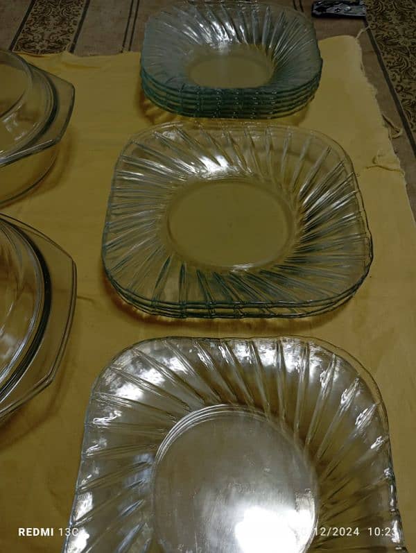 glass transparent dinner set at a reasonable price call on 03009000071 1