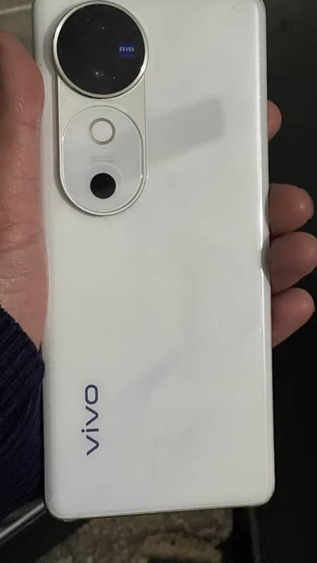 vivo v40 12/256 white color brand new set only serious buyer contact 1