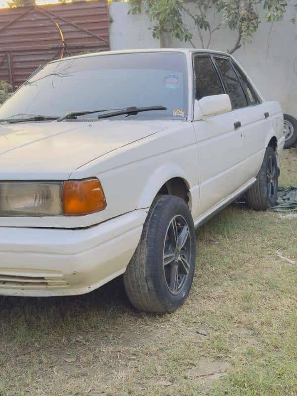 Nissan Sunny 1988 8