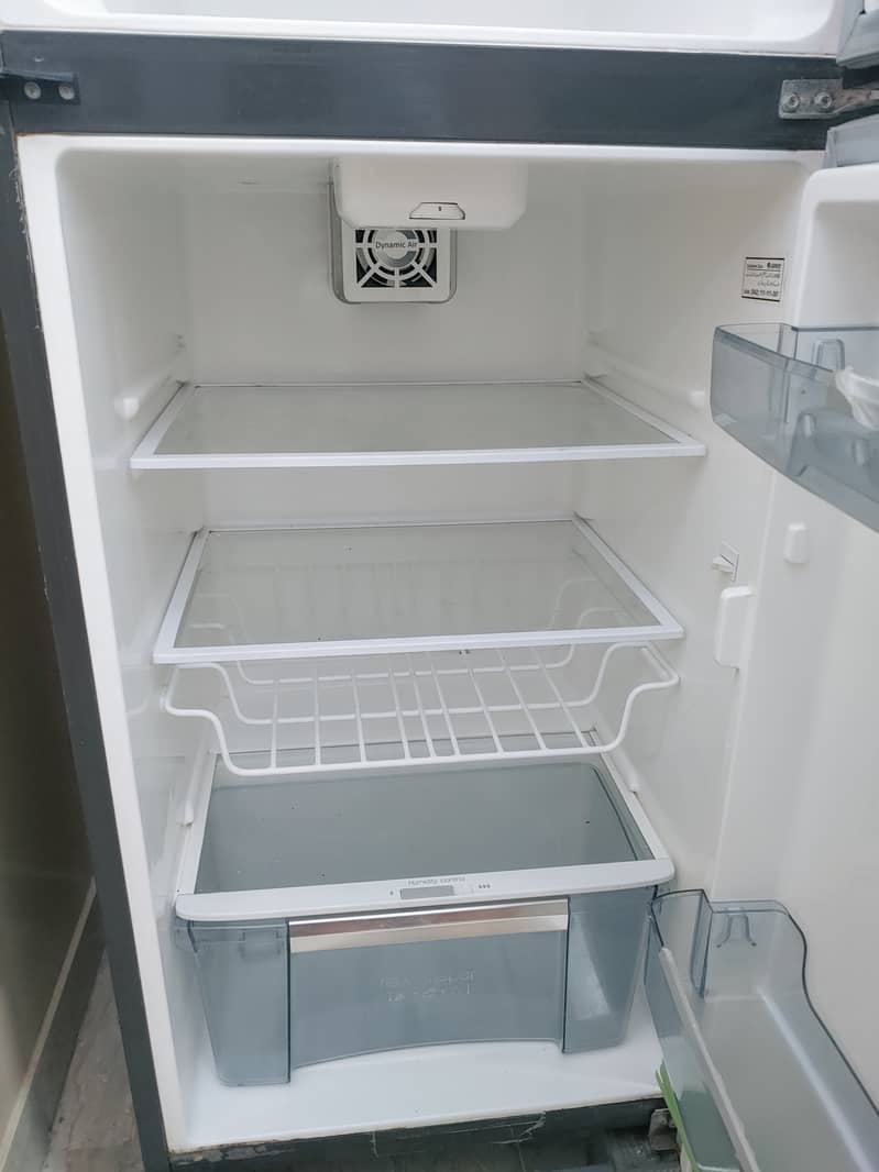 GREE 11 CUBIC FEET REFRIGERATOR IN WARRANTY 2