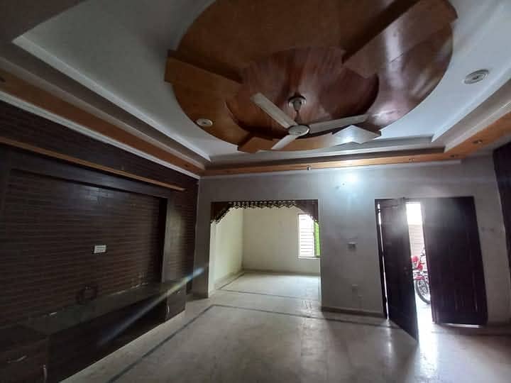 05 MARLA LOWER PORTION FOR RENT IN JOHAR TOWN LAHORE 3