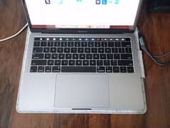 Macbook pro 2017 (16/256)