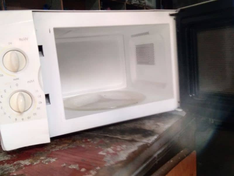 LG Microwave oven midaim size 1