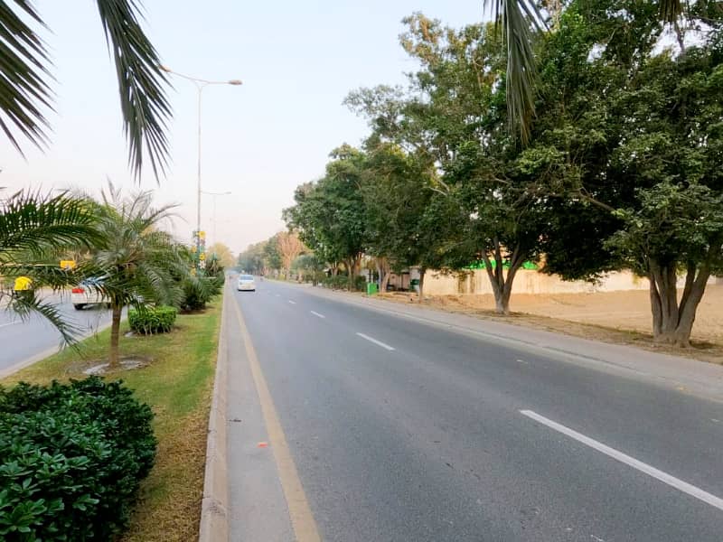 Highly-Desirable Residential Plot Available In Bahria Town - Executive Lodges For Sale 11