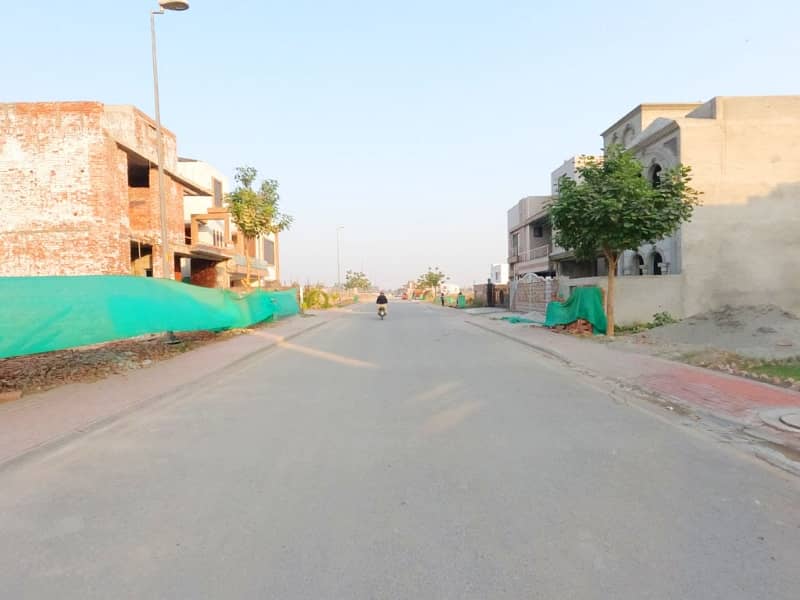 In Bahria Town - Tauheed Block House Sized 10 Marla For sale 1