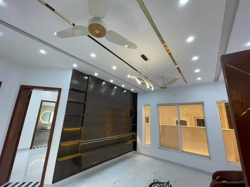 SUPER LUXURY 10 MARLA BRAND NEW HOUSE FOR SALE SECTOR E RAFI BLOCK QUAID BLOCK BAHRIA TOWN LAHORE 4