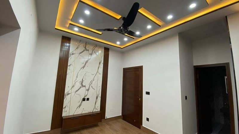 BRAND NEW 10 MARLA FULL HOUSE AVALIABLE FOR SECTOR E BLOCK JINNAH RAFI BAHRIA TOWN LAHORE 0