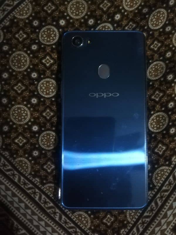 I am selling my phone OPPO F7 4