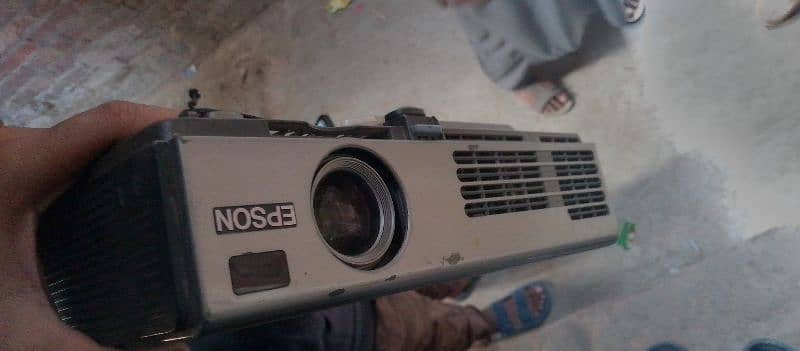 Epson LCD projector model emp -750 All ok 03024568268 0