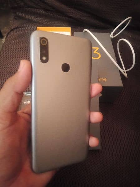 Realme 3 box charger 3