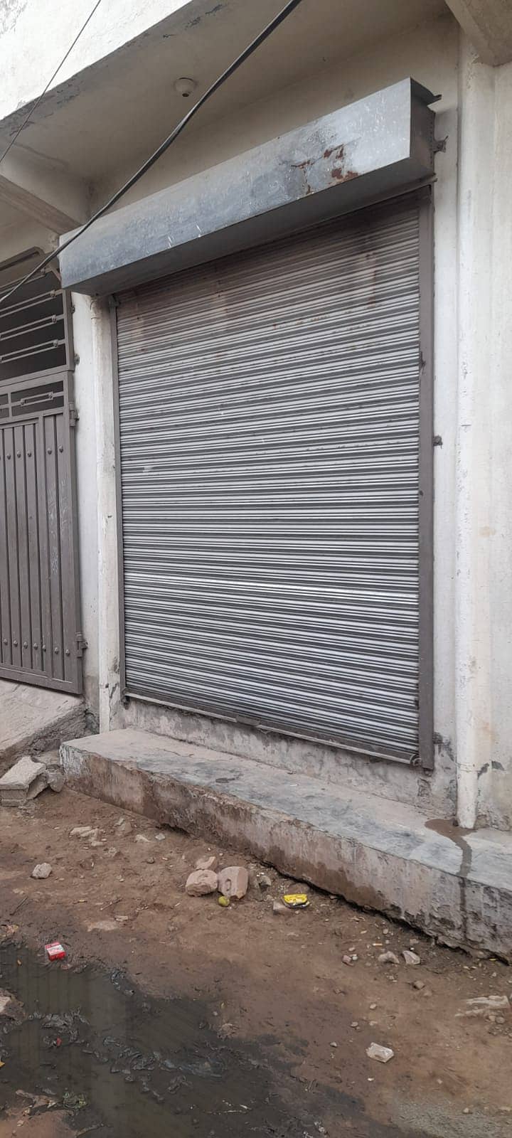 Main gate and two shop shutters for sale in almost new condition 2