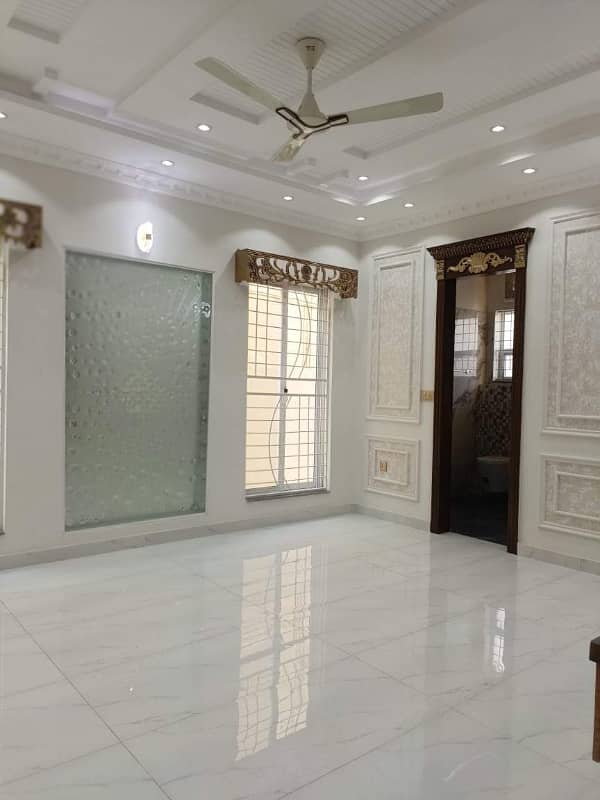 Wapda Town Lahore Pakistan Kanal House For Sale 6 Beds 4