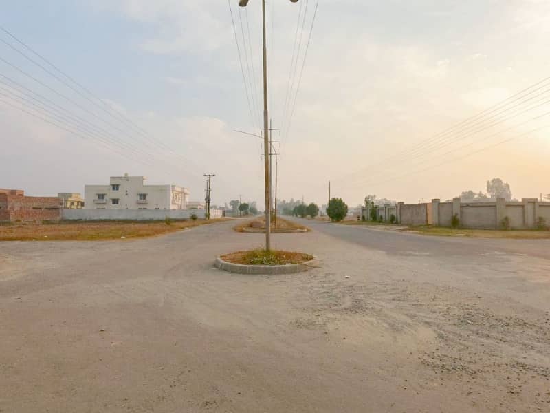 1 kanal Residential Plot Available For Sale In  Nishat  Block 3