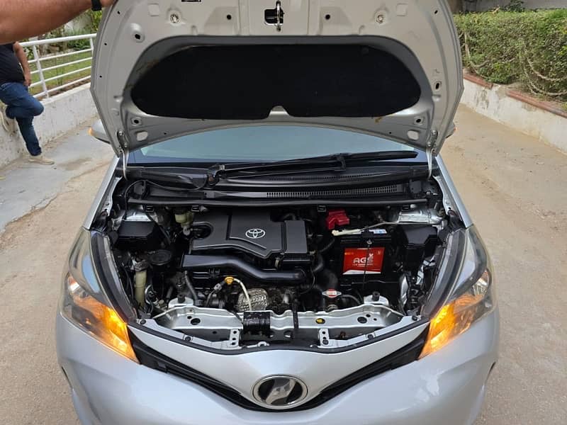 Toyota Vitz 2014 8