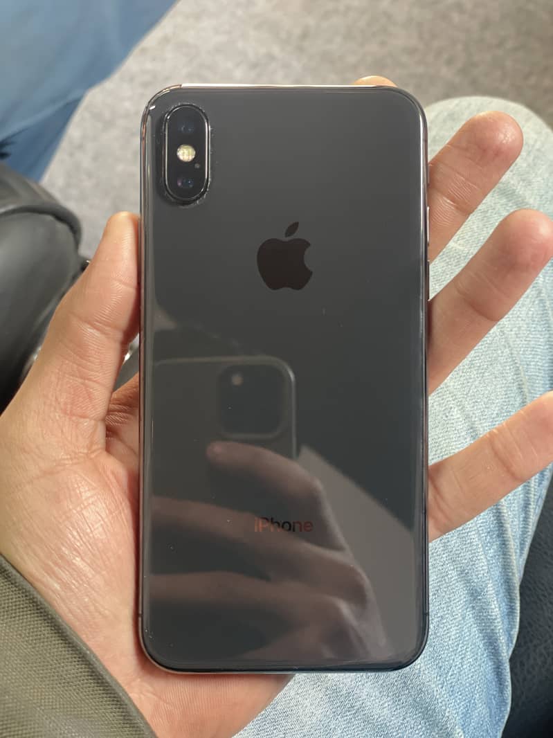 iPhone X JV (256GB) 10/10 with cover and orignal charger 0