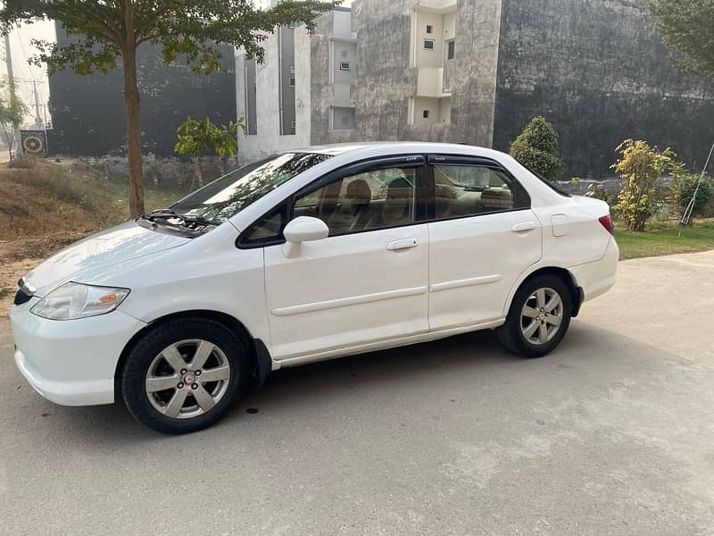 Contact on 03009456541 / Honda City vario 2005 3