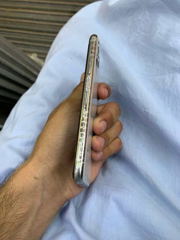 Iphone 11 pro 25gb non approve 5