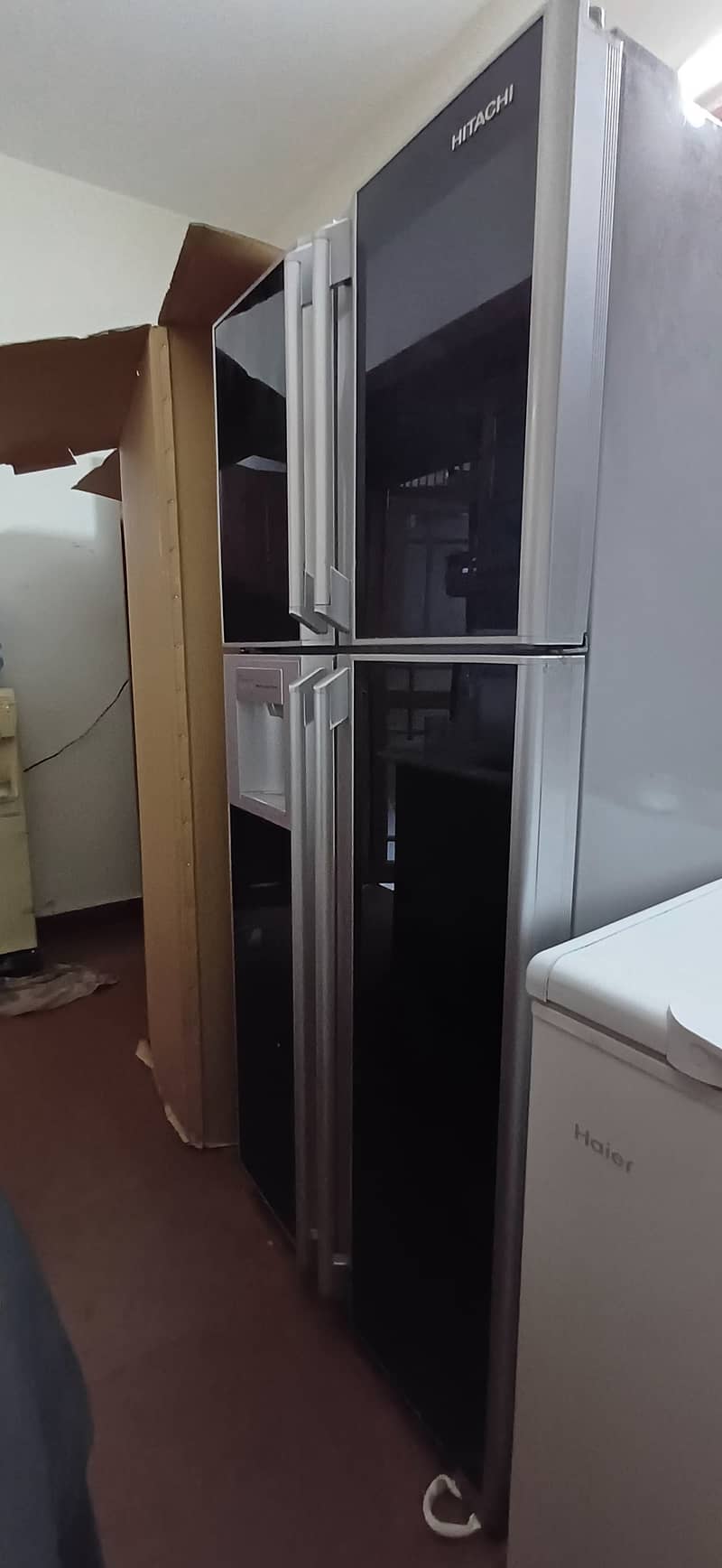 Hitachi Dual Inverter Fridge 1