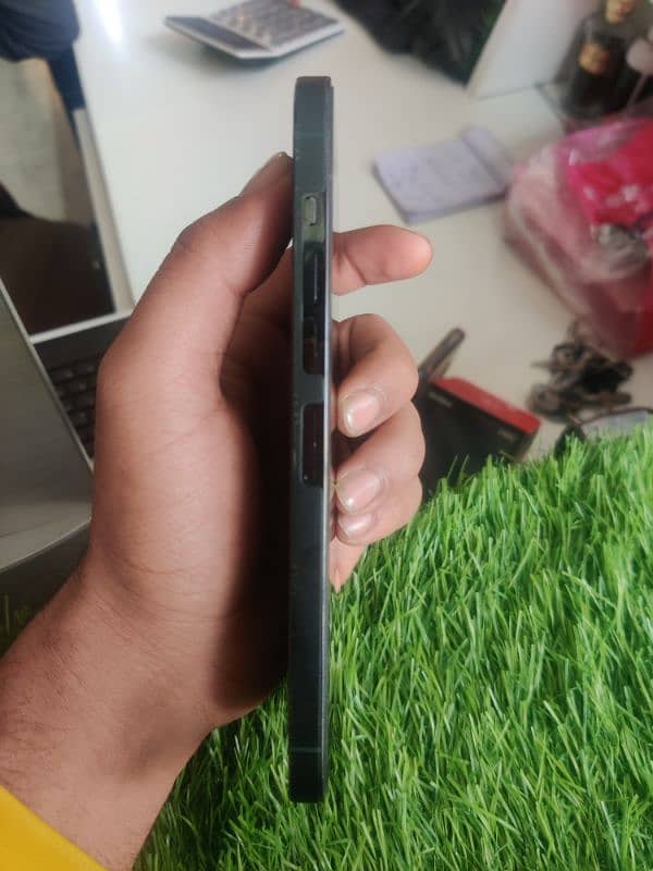 iPhone 13 pro max 128gb non active Sim time available 4