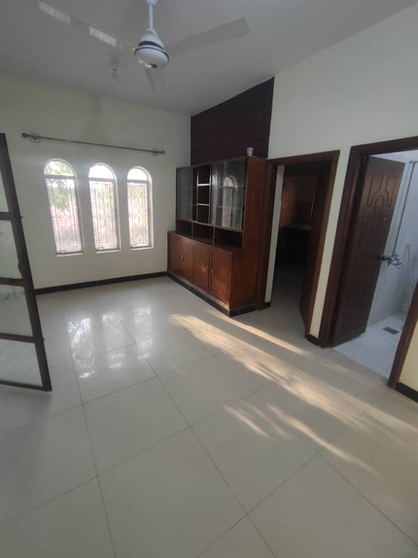 Corner house for rent at G-10 6