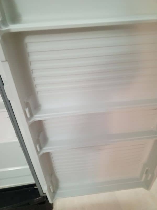 Dawlance Refrigerator/Fridge 4