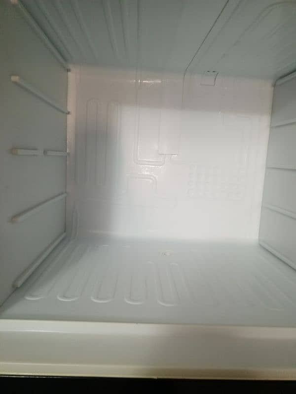 Dawlance Refrigerator/Fridge 10