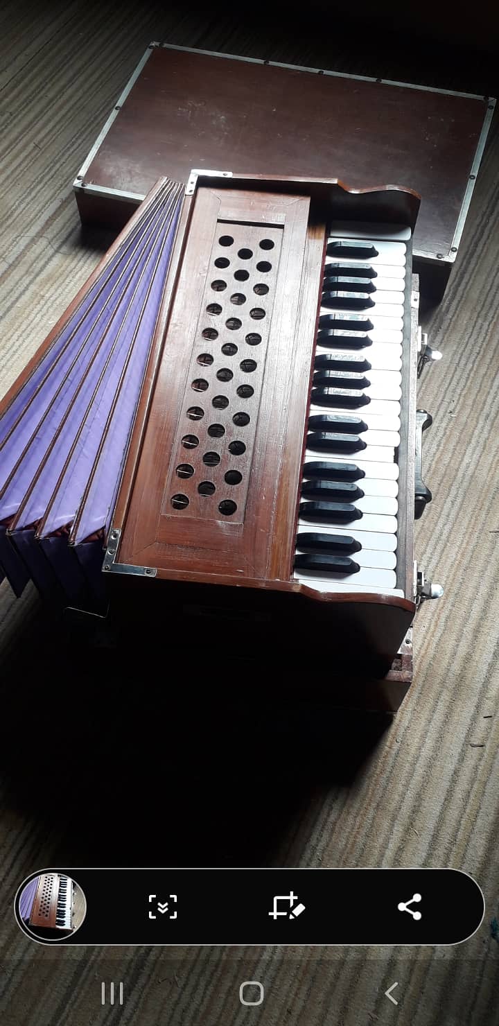 Urgent sale Harmonium india reeds NS anand. . . . . 1