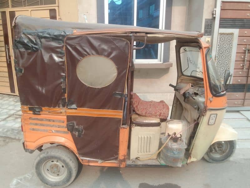 urgent sale Siwa rickshaw 2016 model 2