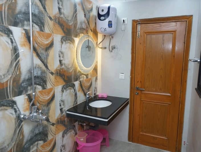 374 Square Feet Flat For sale In Bahria Town - Sector C Lahore 3