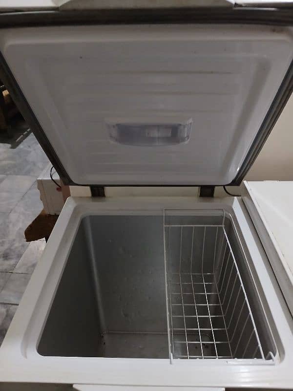 dawlance 2 door deep freezer 1