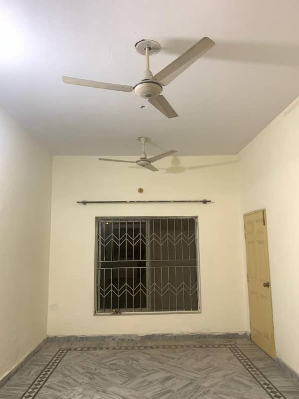 Saperate gate Ground floor for rent in misryal road near Askari shadi hal 8