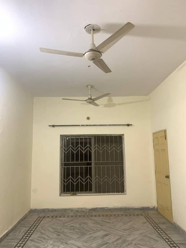 Saperate gate Ground floor for rent in misryal road near Askari shadi hal 9