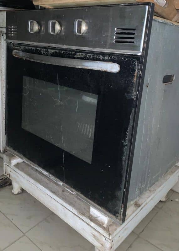 CROWN MICROWAVE OVEN 1