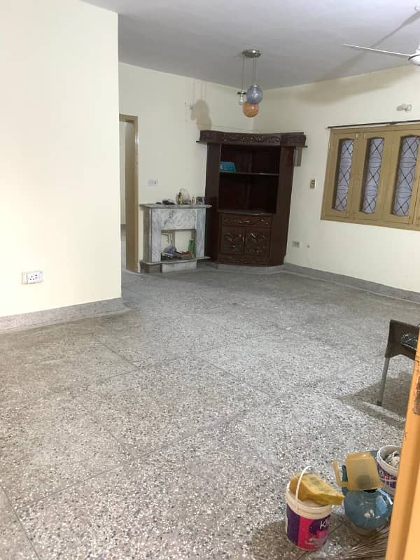 Prime location upper portion for rent in affshan colony near Askari 11 1