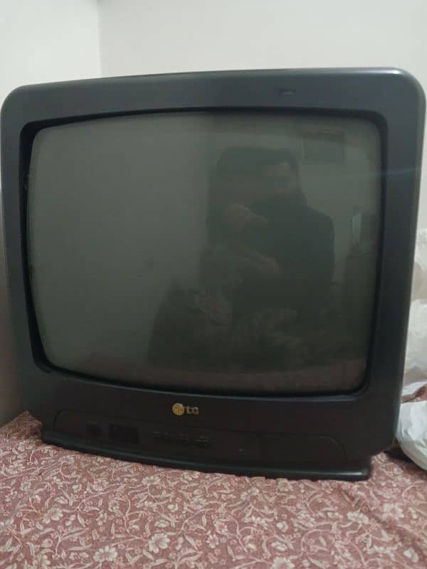 LG t. v for sale 100% working  one hand use 1