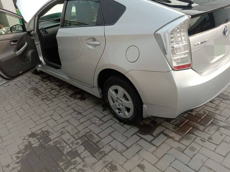 Toyota Prius 2015 4