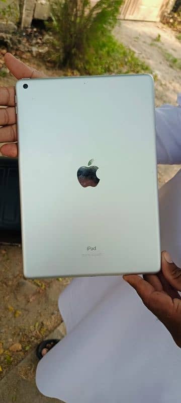 ipad 8th genration 32gb 1