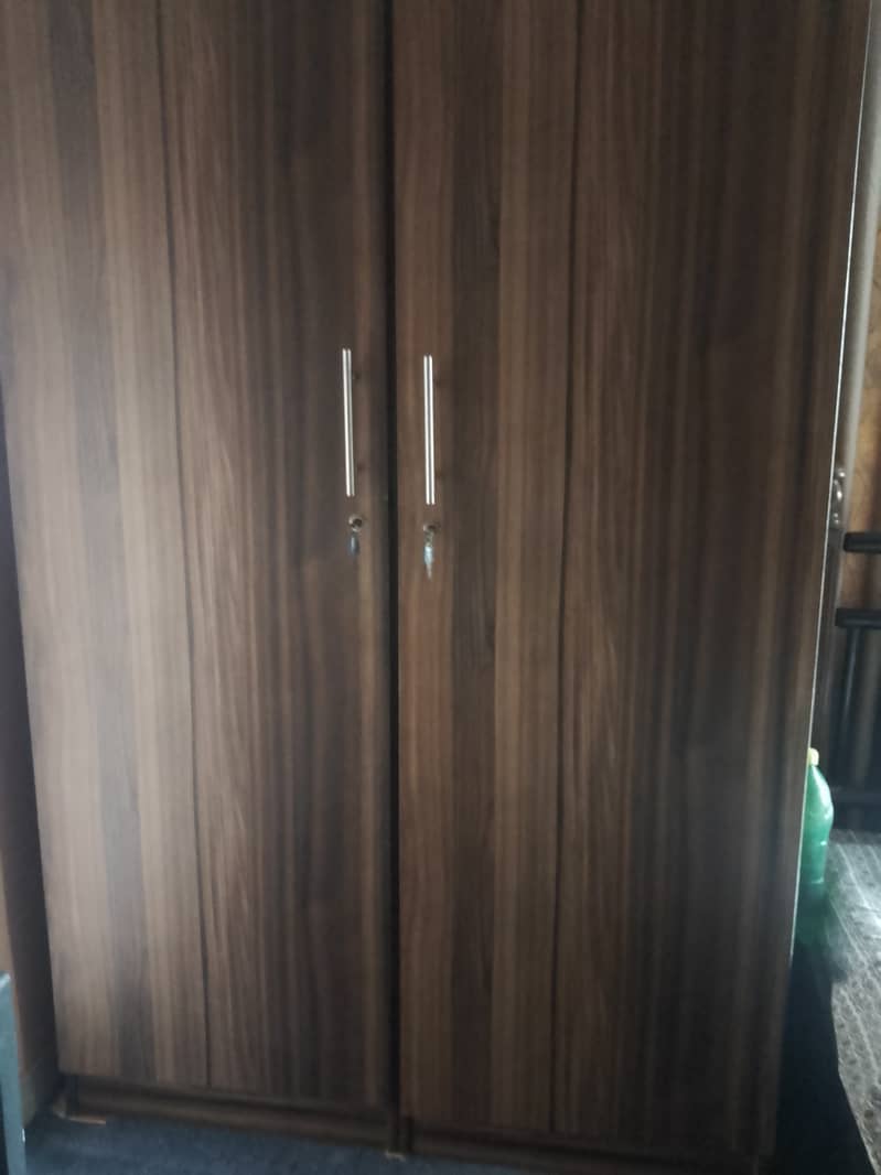 2 wardrobes and 1 divider decoration cupboard for sale 6