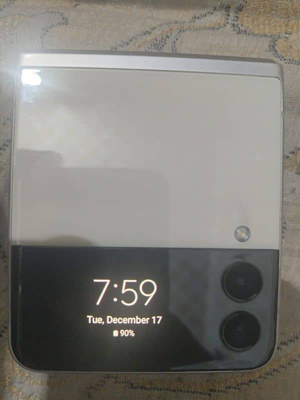 samsung z flip 3 in good condition 4