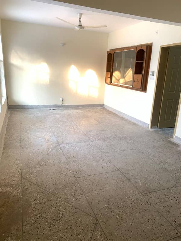 Prime location upper portion for rent in affshan colony near Askari 11 0