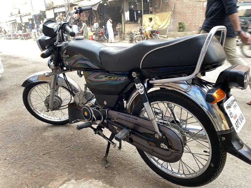 Honda cd 70 2023 model black colour in mint condition 5