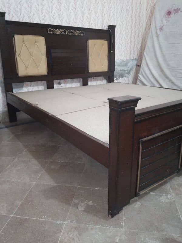 full size double bed 0