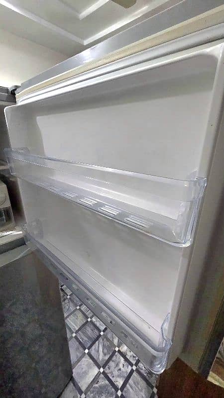 Hitachi Fridge for sale. 3