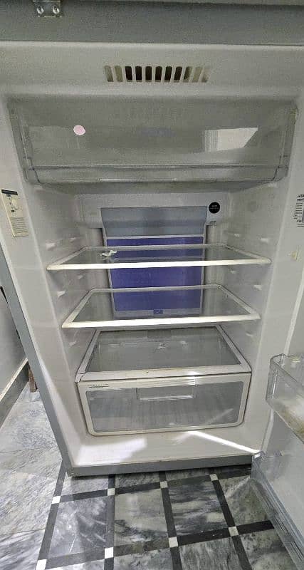 Hitachi Fridge for sale. 4