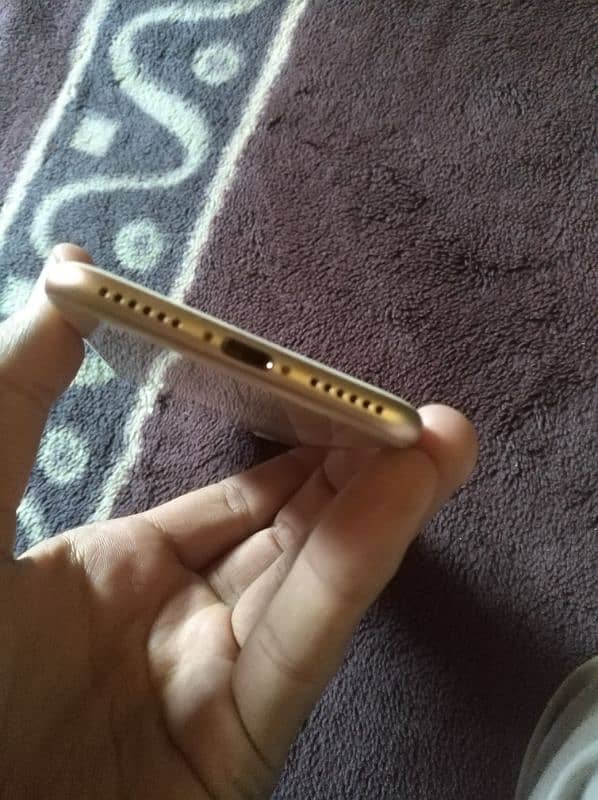 IPHONE 8 GOLD NON PTA 10