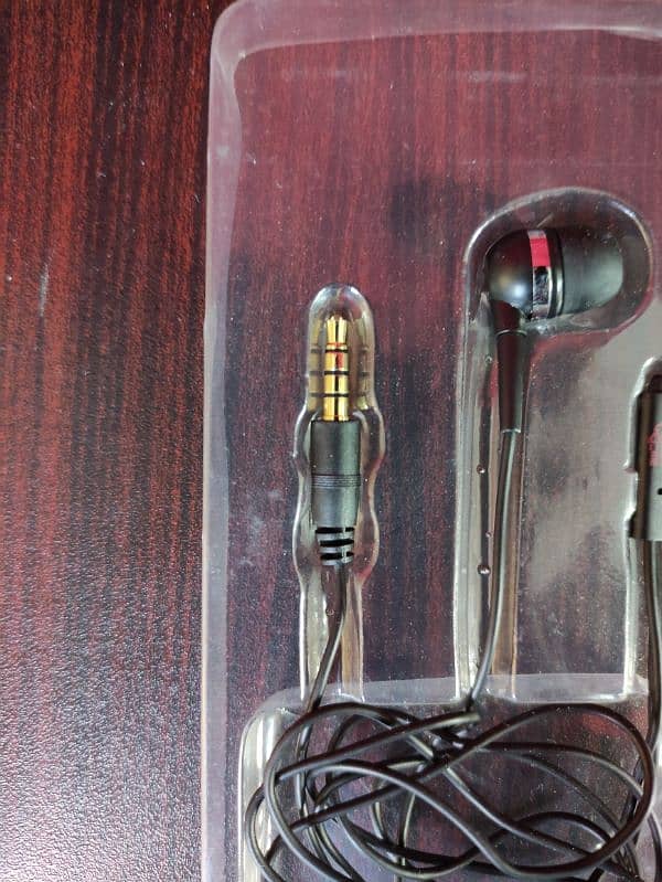 Pack of 3 New Wire Hands free / Headphones / Earbuds / Earphones 6